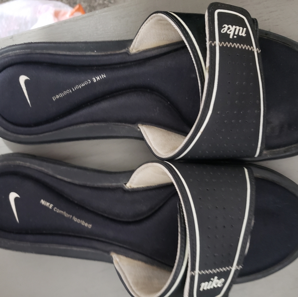 Womens nike sandals, size 10